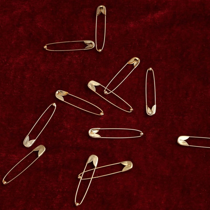 ACCESSHER Gold Plated Shiny Stainless Steel Material Safety Pins/Metallic Saree Pins/Hijab Pins with Secured Closure for Women and Girls Pack of 12 pcs. - Image 2