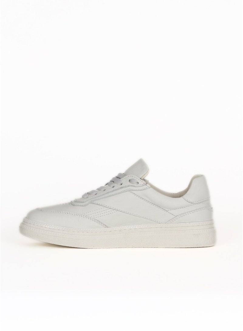 BUENO Women's Leather Sneakers – Classic Lace-Up Design with Contrast Sole and Perforated Detail for Everyday Chic - Image 3