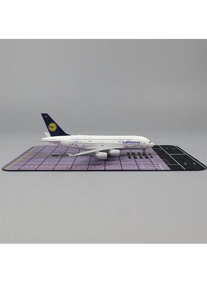 طراز طائرة نموذج بمقياس 20 سم بنسبة 1:400 من طراز إيرباص A380 لشركة لوفتهانزا، مصنوع من سبائك الألمنيوم بتقنية الصب الزهري، مثالي للزينة وتعتبر هدية قيمة لجمع الطرازات الجوية. - Image 5