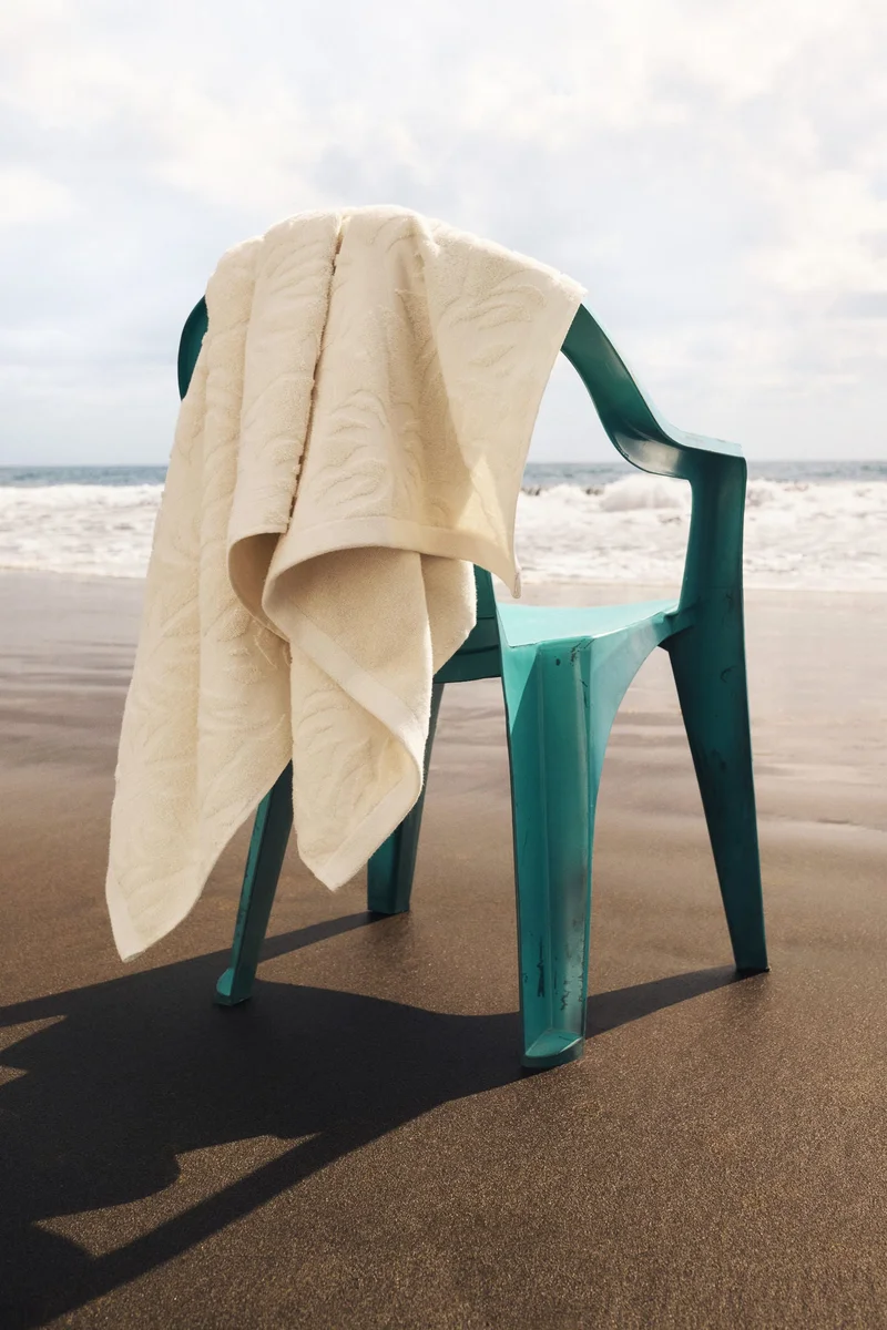 H&M Cotton terry bath towel