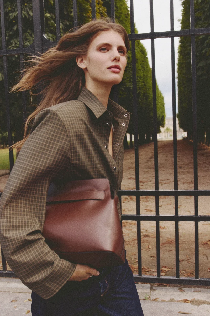 اتش اند ام قميص ببطانة كتف