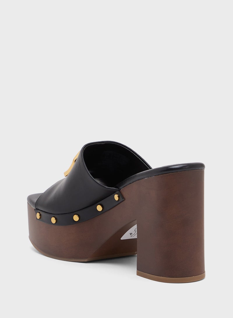 جس صنادل بكعب عالٍ بحزام واحد - Image 3