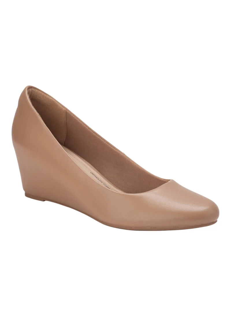 Bata Flexible Wedge Pumps