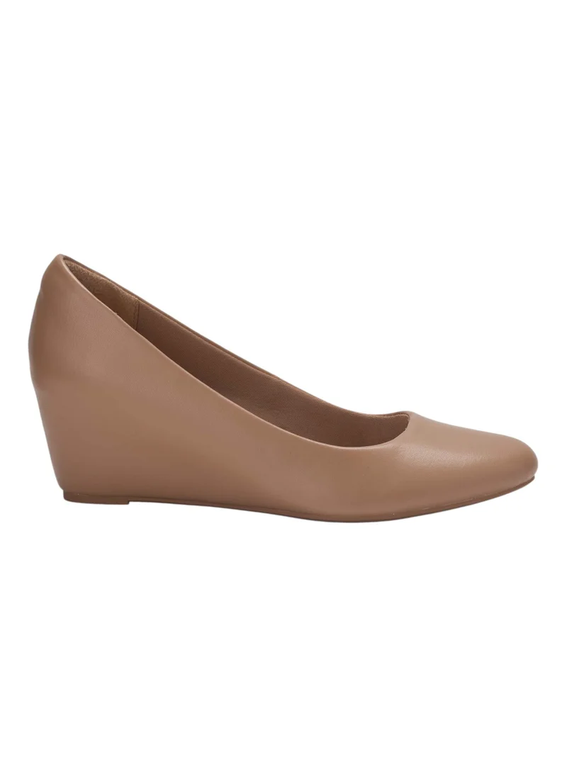 Bata Flexible Wedge Pumps
