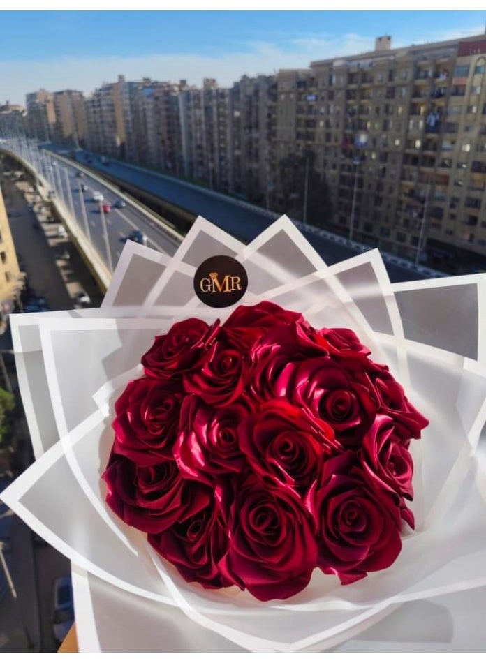 بوكيه ورد أحمر فاخر – رمز الحب والأناقة بتصميم راقٍ