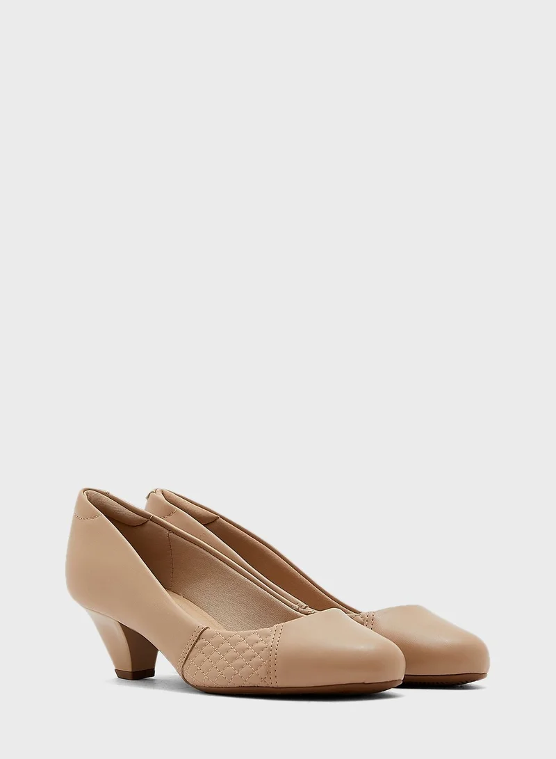 MODARE Demi Pumps