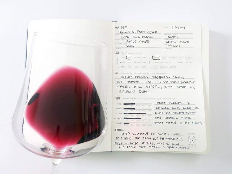 Wine Folly دفتر تذوق النبيذ من واين فولي - دفتر موجه لملاحظات النبيذ (B6، 5"x7") | يتضمن طريقة التذوق ذات الأربع خطوات، مخطط لون النبيذ، علامة شريط - هدية مثالية لعشاق النبيذ - Image 2