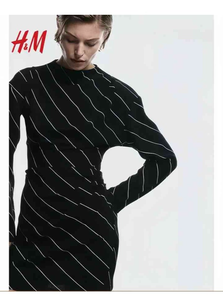 H and M - HM Women's New Loose Lightweight Comfortable And Fashionable Dress - Image 1