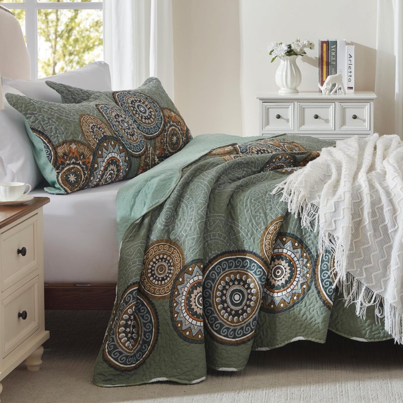 LEAONME 3-Piece Full Queen Size Olive Green Quilt Set Lightweight Oversized Bedspread 90''x98'' Soft Microfiber Floral Coverlet Luxurious Warm Bed Cover for All Seasons (1 Quilt, 2 Pillow Shams) - Image 3