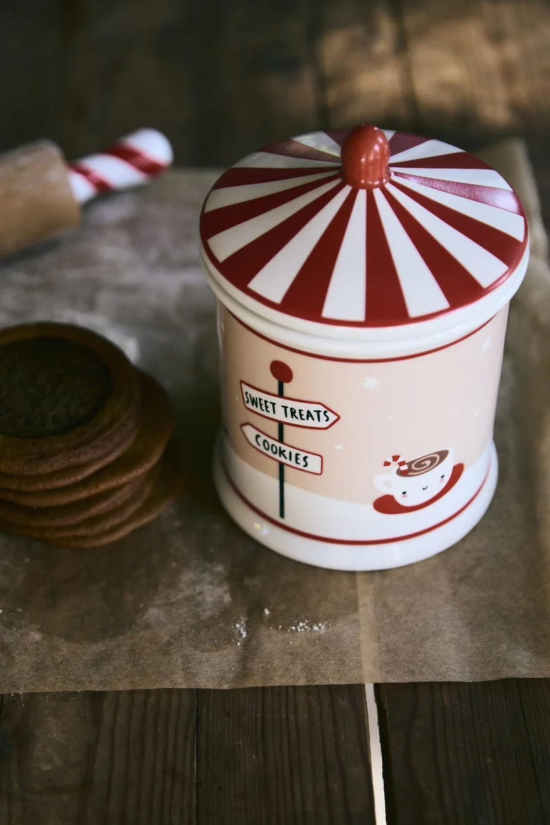 H&M Porcelain biscuit tin