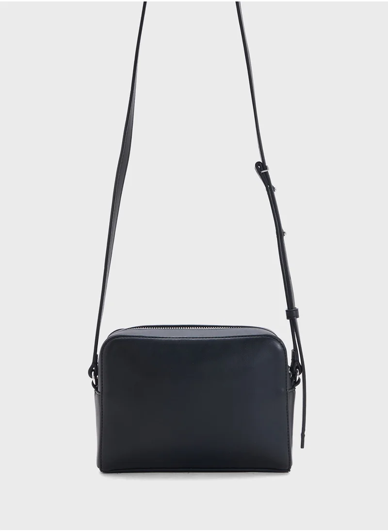 كالفن كلاين MINI QUILT CAMERA BAG