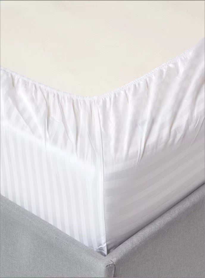 MAXQON Deep Fitted Bed Sheet with 2Pcs Pillow Covers, King (180x200+30CM), Color White - Image 2