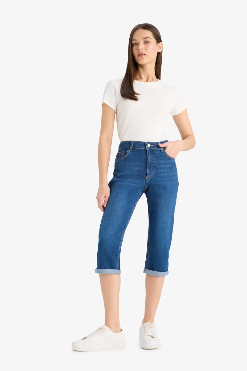 ديفاكتو Normal Waist Denim Capri