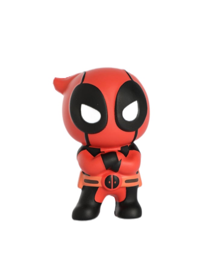 مارفل دمية بتصميم مستوحى من ديدبول لوف إكسبريشن موتشي سكويشي باللونين الأحمر والأسود 10 x 10 x 10 سم VJX24512-DP2