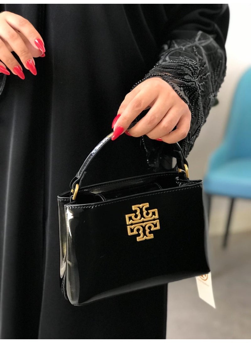 حقيبة نسائية أنيقة وبسيطة