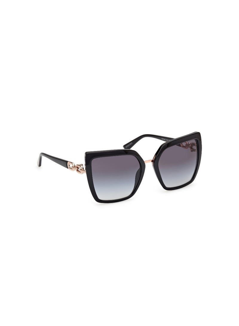 GUESS نظارات شمسية للنساء من غيس، إطار كامل بلاستيكي على شكل فراشة مع حماية من الأشعة فوق البنفسجية - Image 3