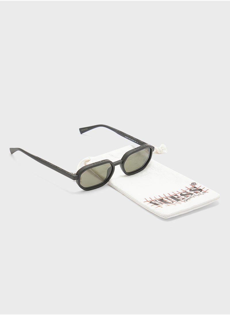 GUESS Gu0023302N53 Shape Sunglasses  - Image 4