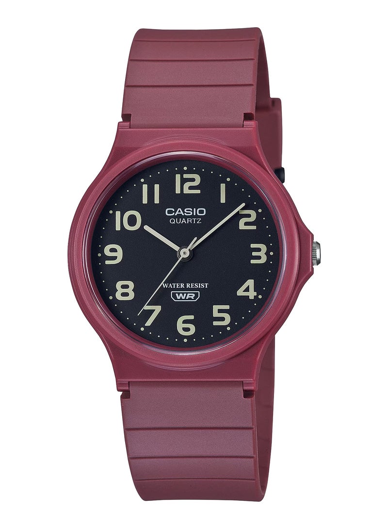 CASIO ساعة كاسيو مقاومة للماء بتصميم تناظري بحزام من الراتنج الأحمر - MQ-24UC-4BDF - 34 مم