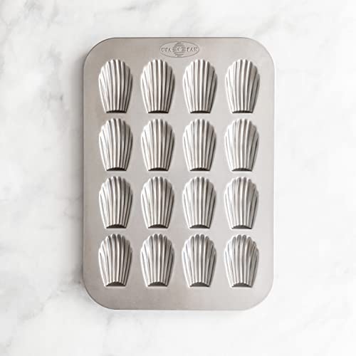 USA Pan Aluminized Steel, 16-Well Warp Resistant Nonstick Baking Pan - Silver - Image 3