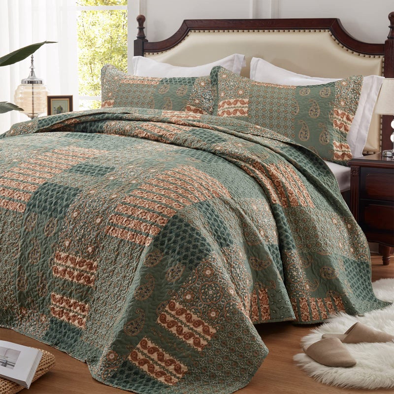LEAONME 3 Pieces California King Size Quilt Set Olive Green Oversized 120x120 Inch Bedspread Coverlet Lightweight Microfiber Paisley Bed Cover for All Seasons 1 Quilt 2 Pillow Shams