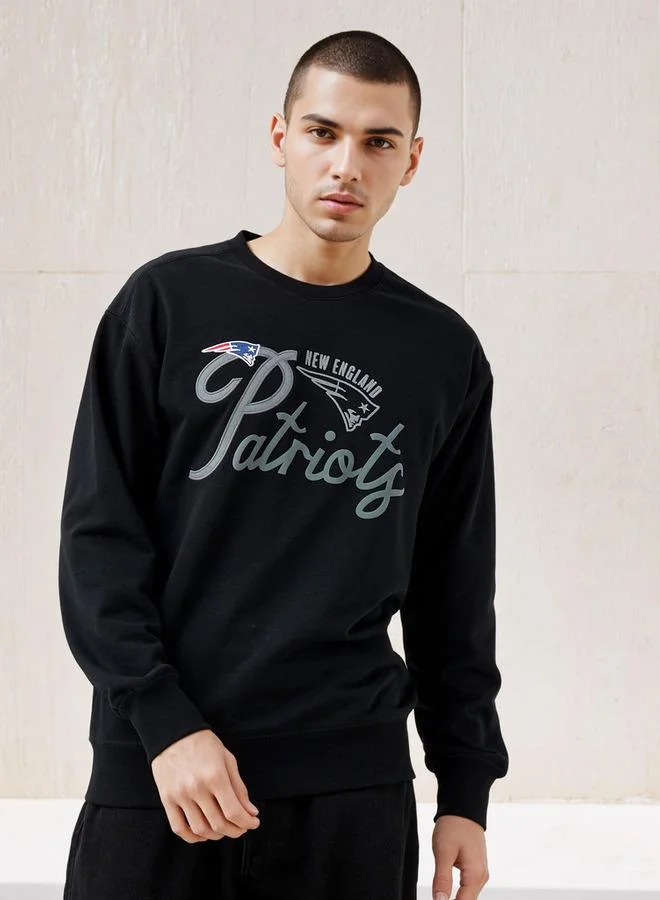 SP Characters New England Patriots Embroidered Sweatshirt