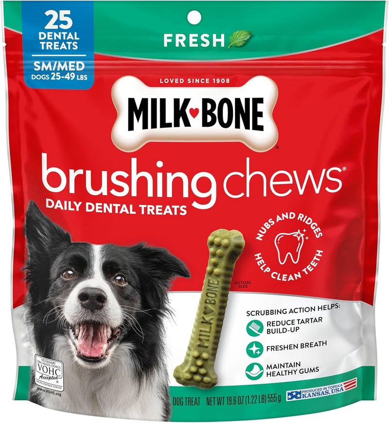 ميلك-بون Milk-Bone Fresh Breath Brushing Chews، 25 قطعة يومية صغيرة/متوسطة لصحة أسنان الكلاب، تساعد الحركة التنظيفية في تنظيف الأسنان - Image 1