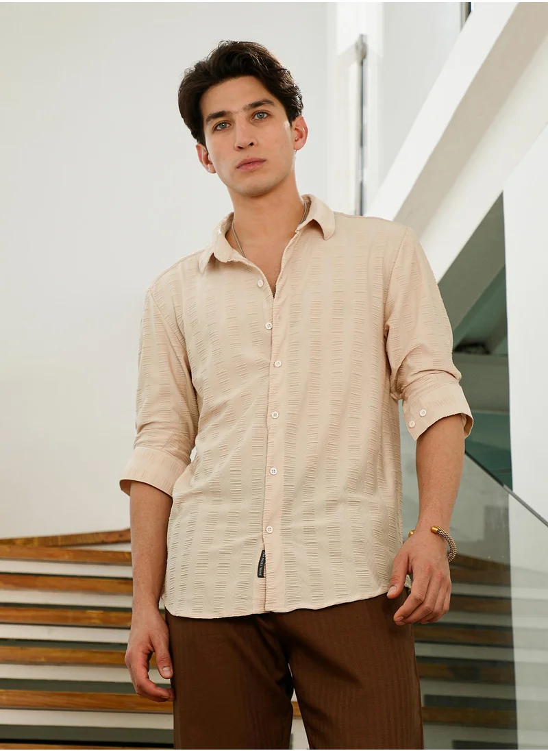 كامبوس سوترا Beige Textured Slim Fit Full Sleeve Shirt For Men