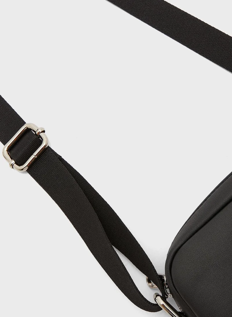 CALVIN KLEIN Logo Messenger Bag