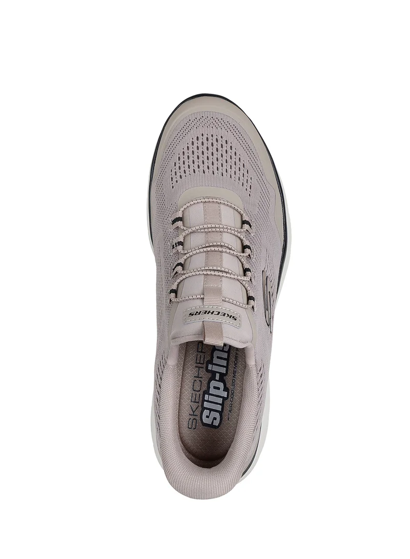 SKECHERS Summits