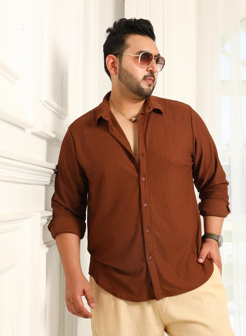 انستافاب بلس قميص رجالي Instafab Plus بني شوكولاتة بنمط شبكي تكتيلي للملابس الكاجوال