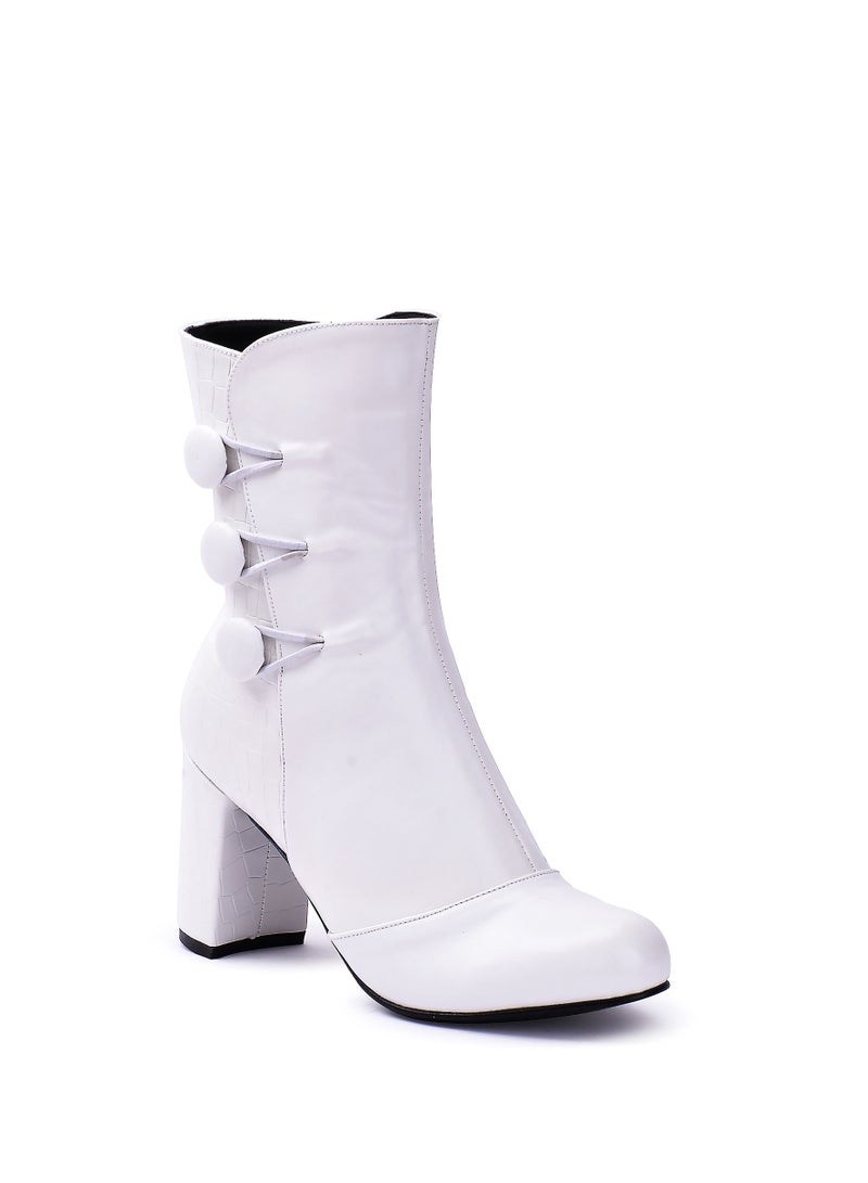 لايف ستيلاش  R-3  Lifestylesh  بوت انيق كعب جلد بحليه زراير - أبيض - Image 3