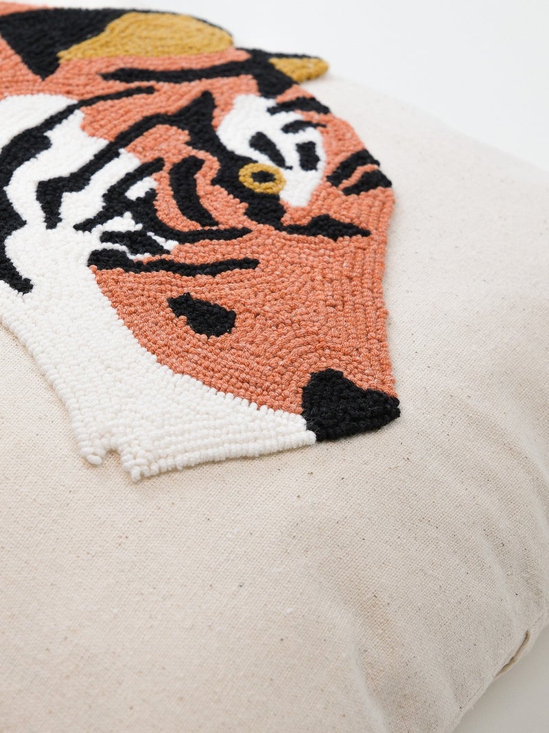 Galia Tasarım Tiger Punch Washed Linen Cushion Cover  - Image 5