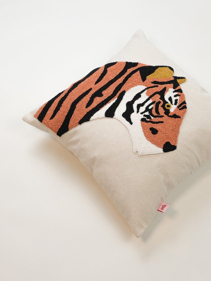 Galia Tasarım Tiger Punch Washed Linen Cushion Cover  - Image 4