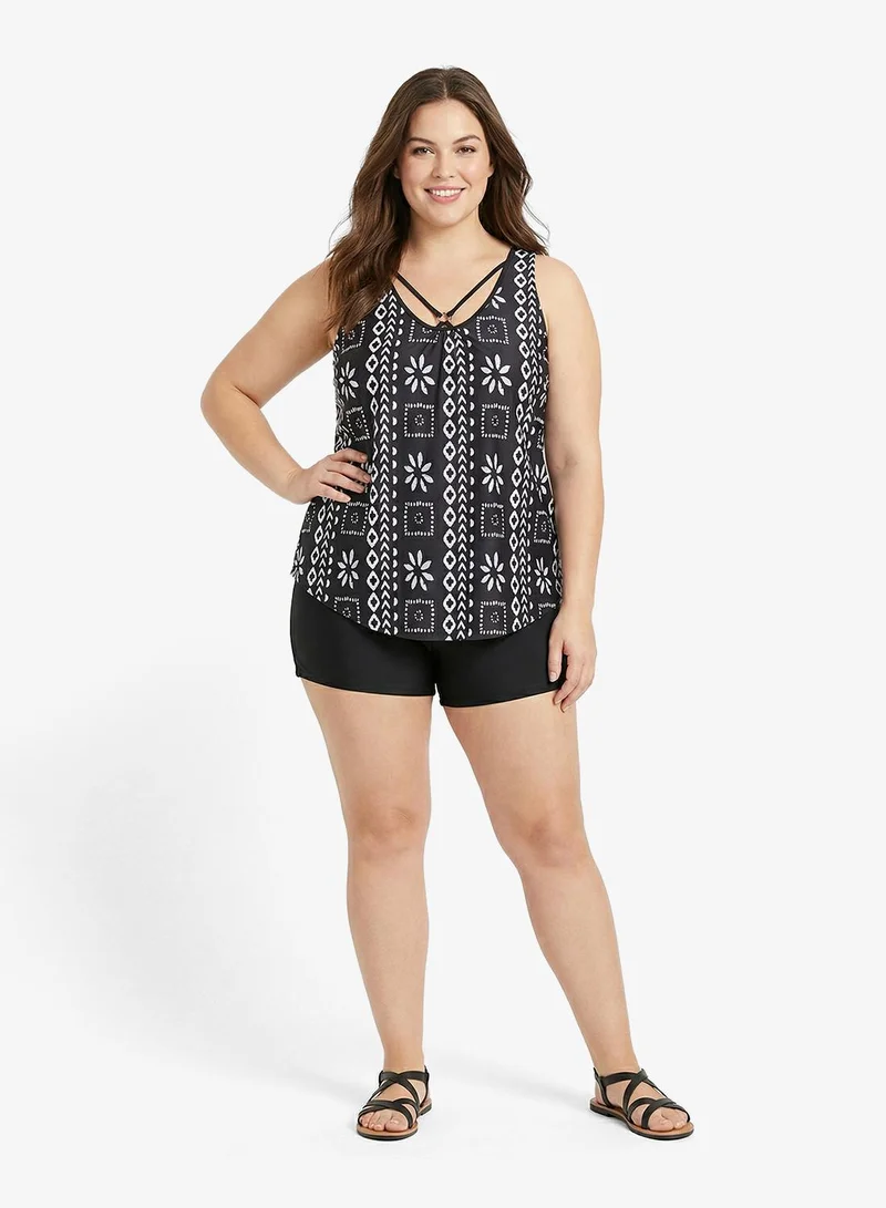 ايلا بلس طقم بلوزة وشورت مطبوع