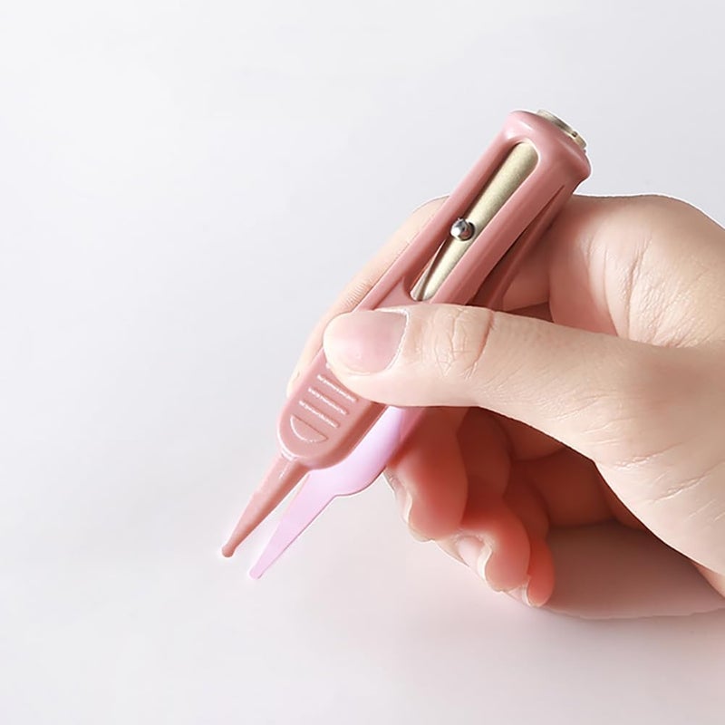 ccHuDE 4 قطع ملقط تنظيف الأنف البلاستيكي مزيل المخاط للأطفال مع ضوء LED للعناية بالرضع - Image 3