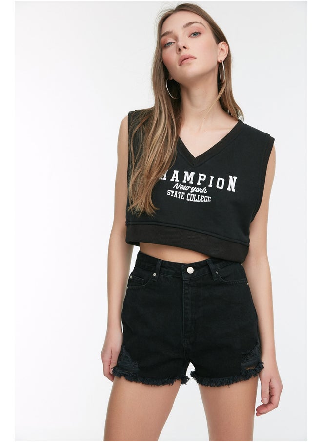 trendyol - Black Ripped Mini Denim Shorts TWOSS22SR0566 - Image 1