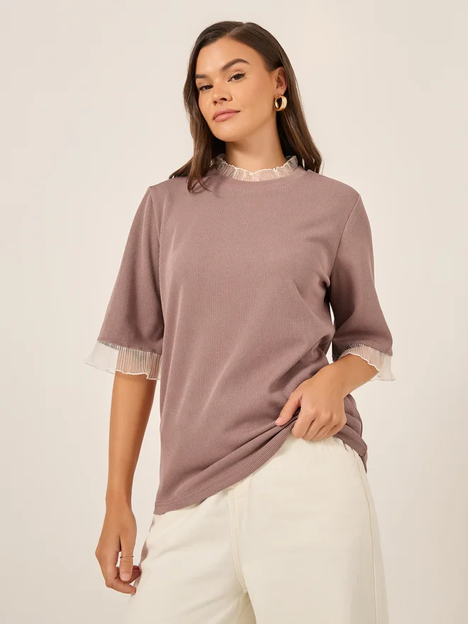 Styli Styli Ribbed Lace Detail Elbow Sleeve Relaxed Fit T-Shirt
