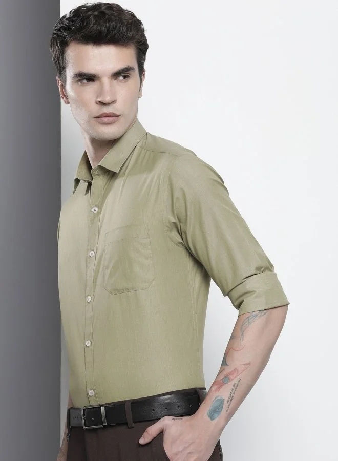 شركة المرآب الهندية Men Slim Fit Solid Full Sleeves Cutaway Collar Formal Shirt