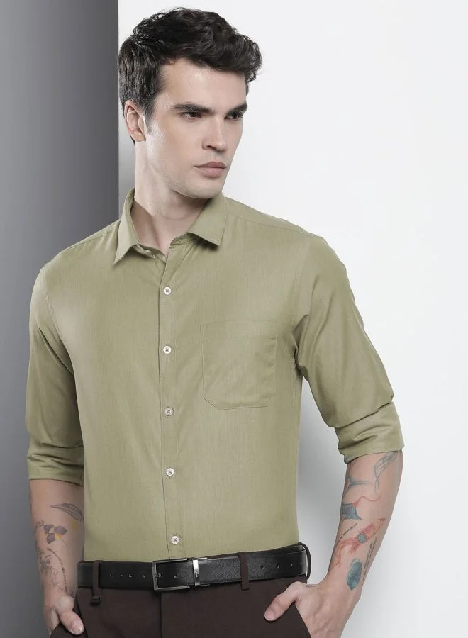 شركة المرآب الهندية Men Slim Fit Solid Full Sleeves Cutaway Collar Formal Shirt