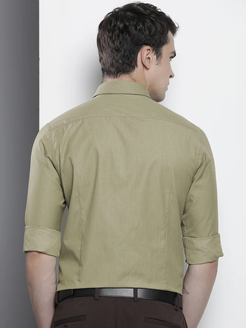 شركة المرآب الهندية Men Slim Fit Solid Full Sleeves Cutaway Collar Formal Shirt