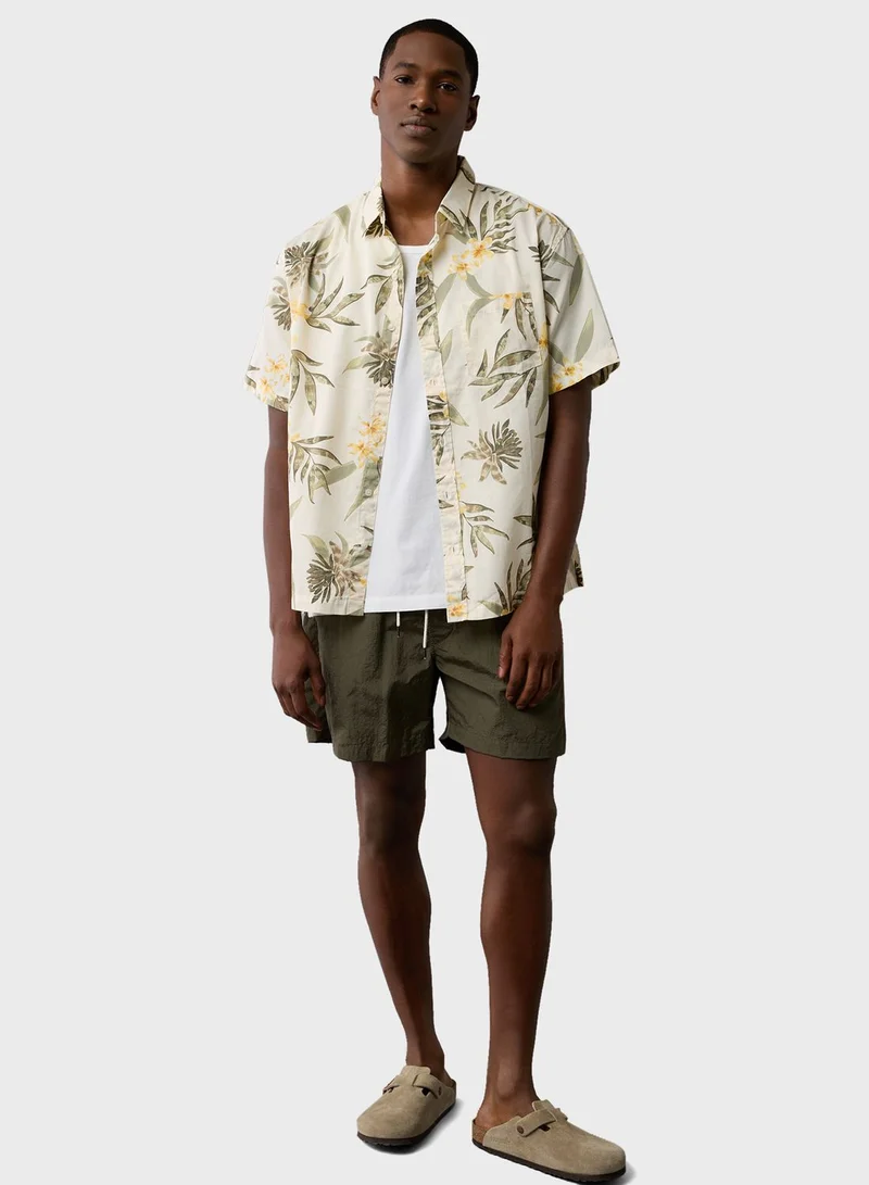 American Eagle Tropical Print Regular Fit Poolside Shirt