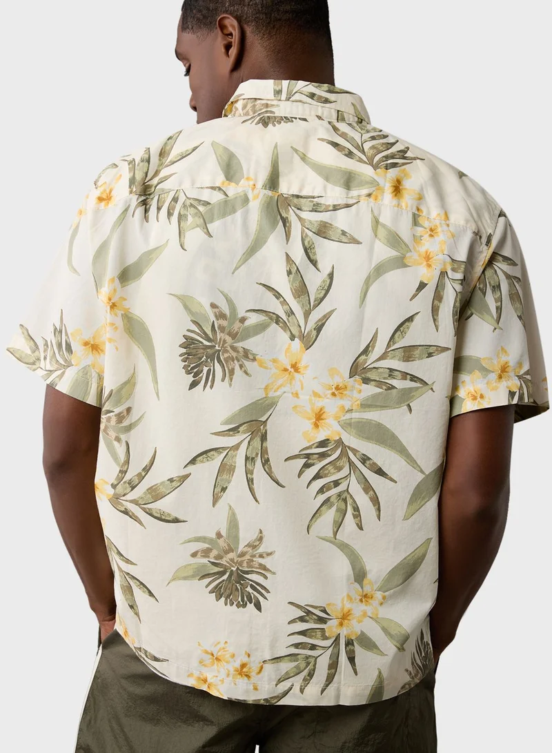American Eagle Tropical Print Regular Fit Poolside Shirt
