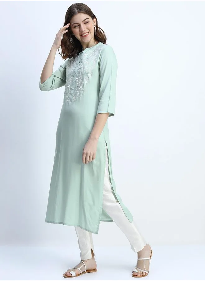 فيشود Women Green Floral Embroidered Kurta by Styli