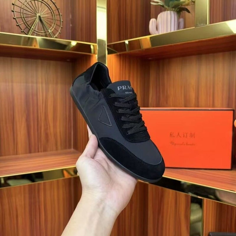 Unisex Casual Sneaker Shoes - Image 1