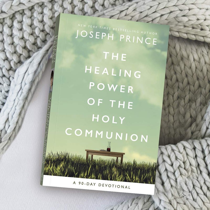 Thomas Nelson The Healing Power of the Holy Communion: A 90-Day Devotional - Image 2