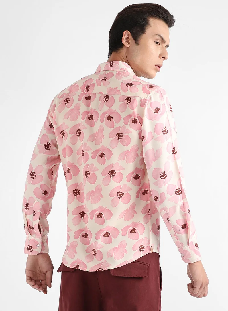 Campus Sutra Men's Light Pink Flower Petals Shirt