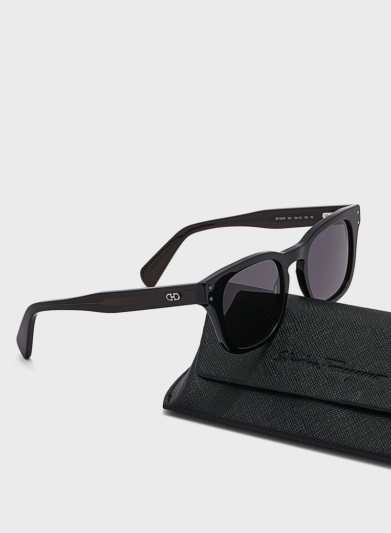 FERRAGAMO Wayfarers Sunglasses - Image 4