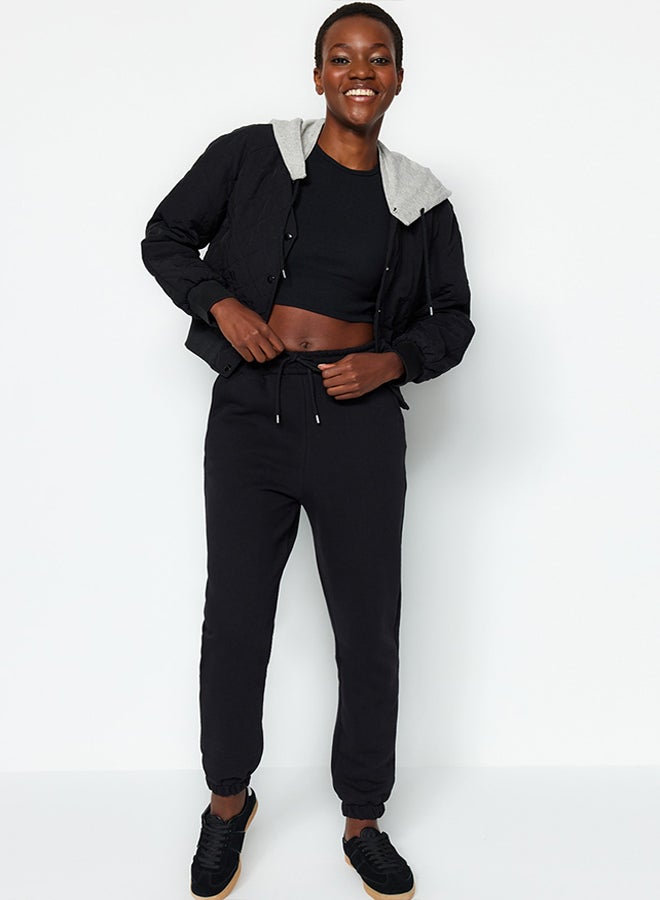 trendyol Black Thick Basic Knitted Sweatpants with Fleece Inside TWOAW22EA0468 - Image 2