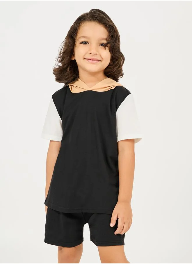 ستايلي Color Block Hooded T-Shirt & Short Set