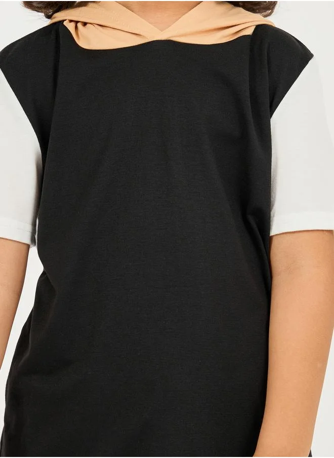 ستايلي Color Block Hooded T-Shirt & Short Set